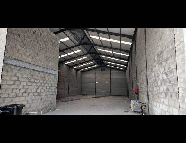 1,262M² WAREHOUSE TO LET IN RIVERGATE